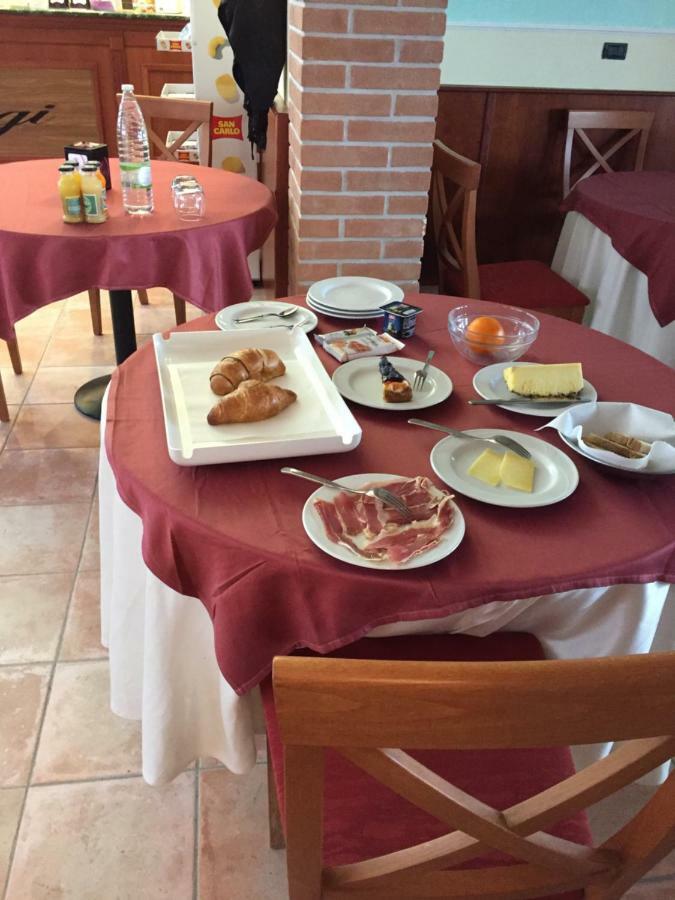 Albergo "Da Gigi" Celano Exteriör bild